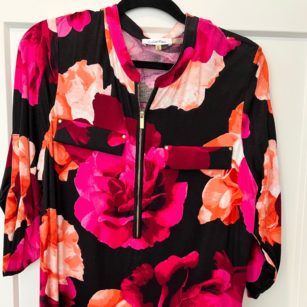 Zip up Blouse- Calvin Klein - No tears, No pulling, no stains. Smoke free